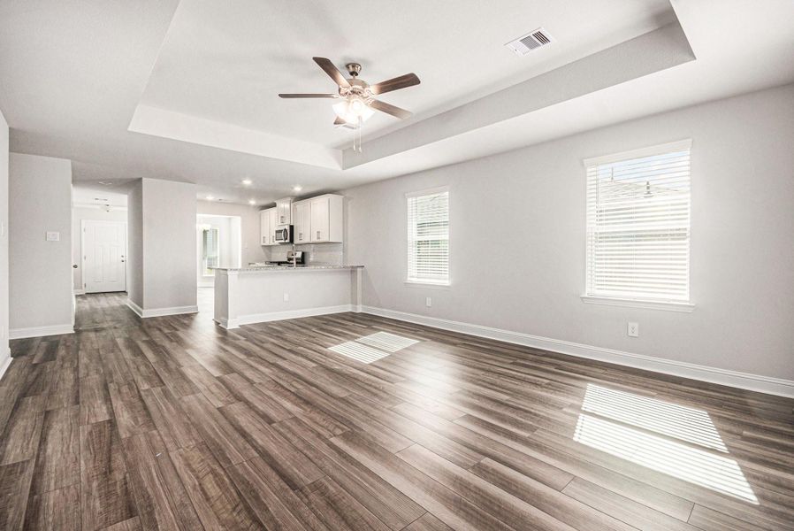 Spacious, unfurnished interior of a new home in Lago Mar, Texas City (Image 12). Spacious, unfurnished interior of a new home in Lago Mar, Texas City (Image 12).