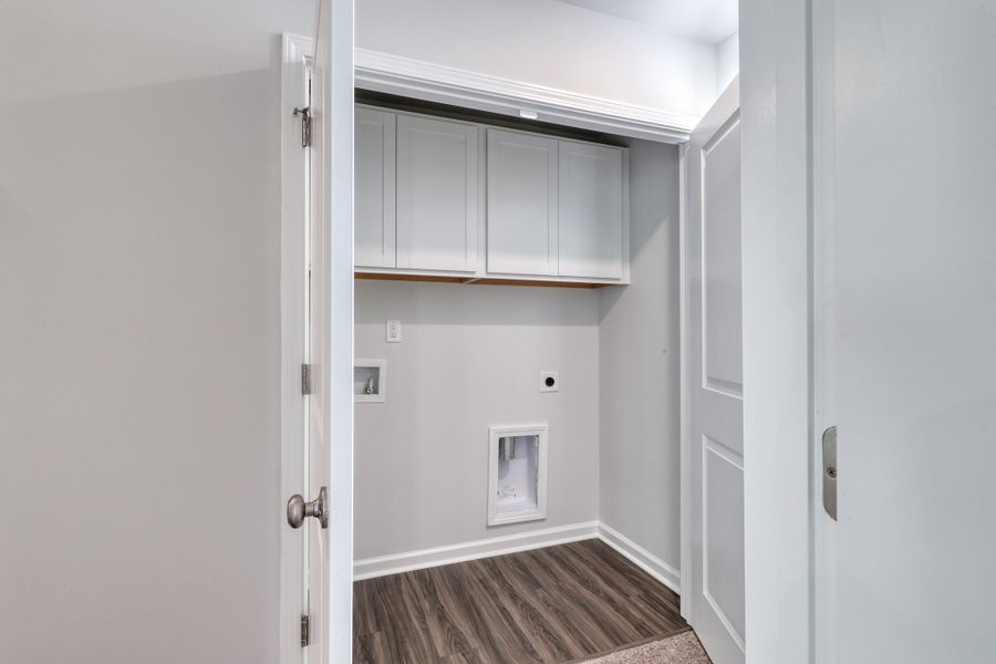 Spacious, unfurnished interior of a new home in Hainer Place, Conway (Image 28).