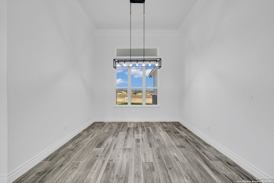 Spacious, unfurnished interior of a new home in , La Vernia (Image 24).