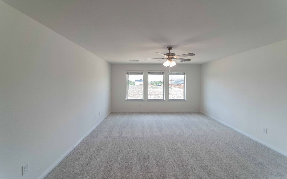 Spacious, unfurnished interior of a new home in Solterra, Mesquite (Image 13).