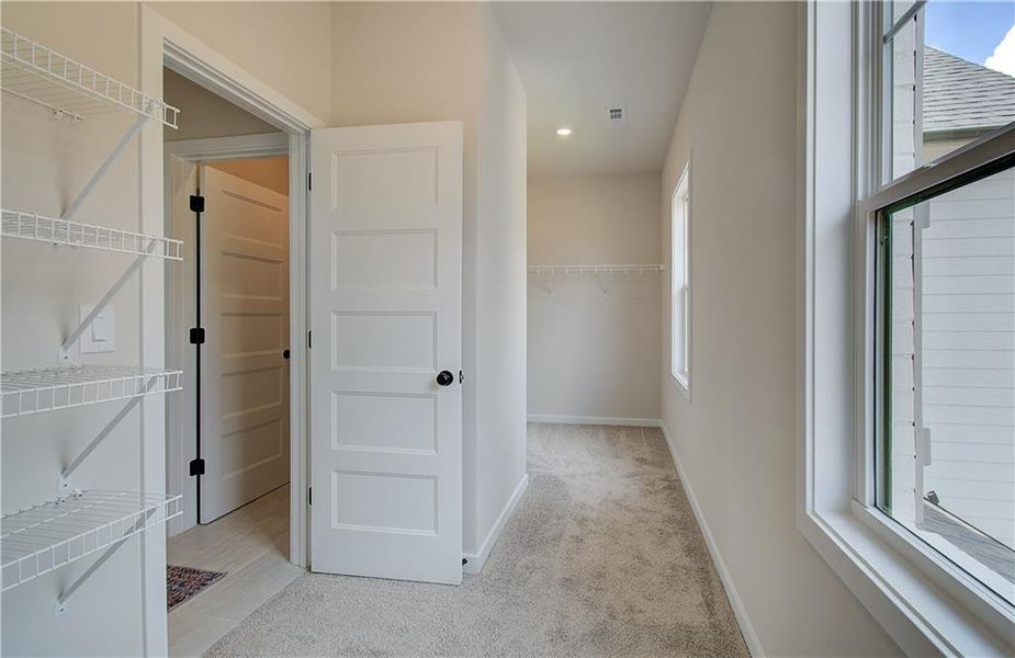 Spacious, unfurnished interior of a new home in Rosewood Lake Estates, Hoschton (Image 21).