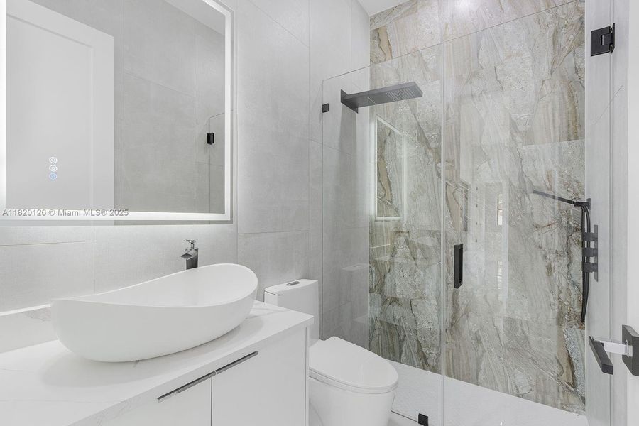 Furnished interior view inside a new home in , Cape Coral (Image 40).