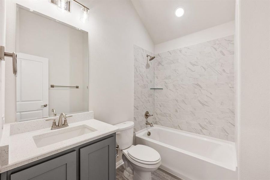 Furnished interior view inside a new home in Sonoma Verde, McLendon-Chisholm (Image 10).