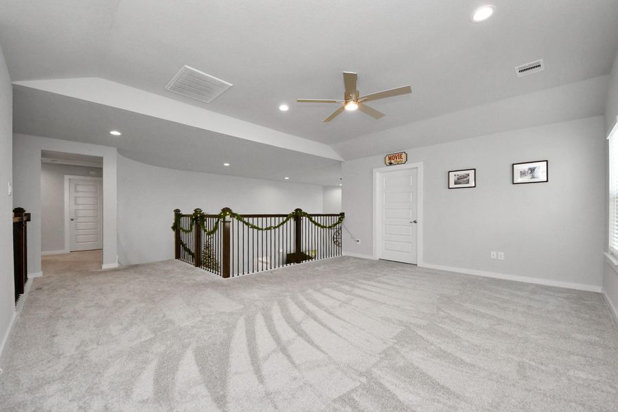 Spacious, unfurnished interior of a new home in , Conroe (Image 20).
