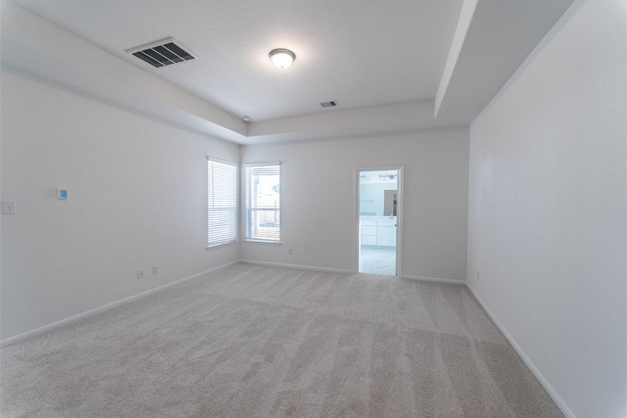 Spacious, unfurnished interior of a new home in Lago Mar, Texas City (Image 22).