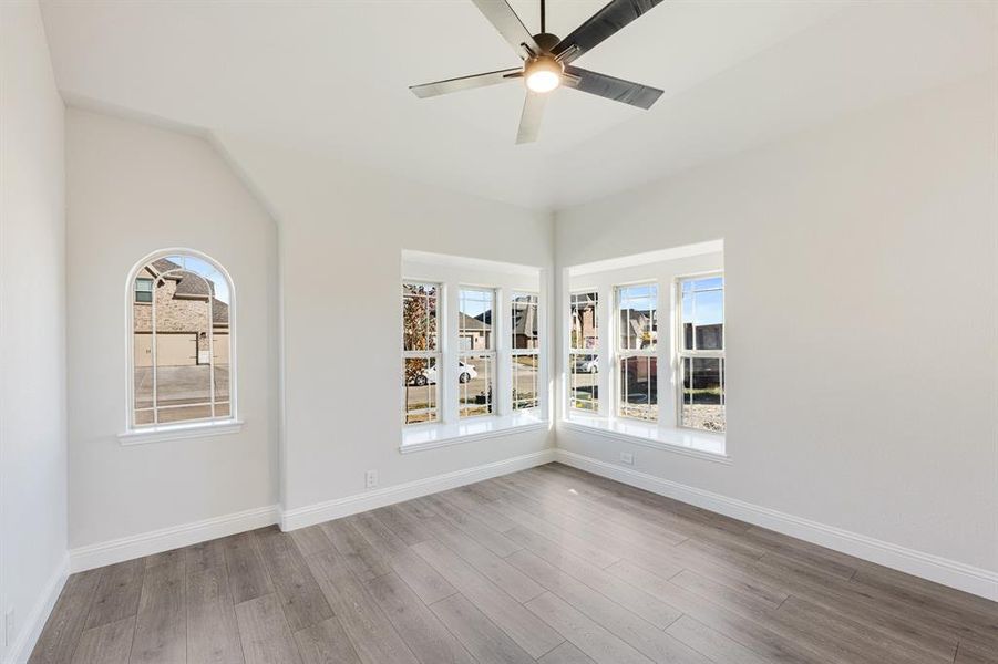 Spacious, unfurnished interior of a new home in Maplewood, Glenn Heights (Image 27).