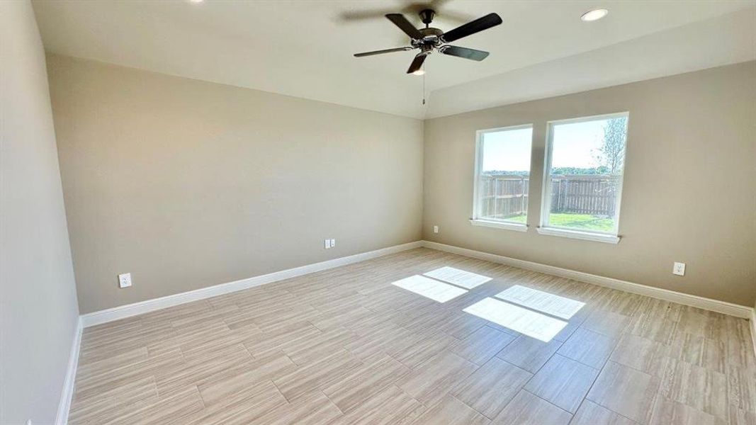 Spacious, unfurnished interior of a new home in Rock Creek Ranch, Fort Worth (Image 8). Spacious, unfurnished interior of a new home in Rock Creek Ranch, Fort Worth (Image 8).