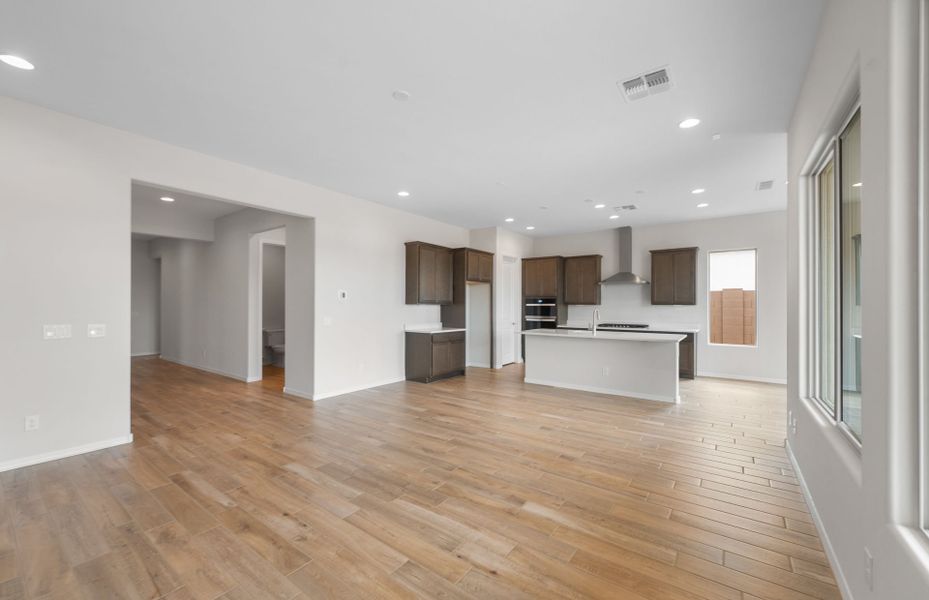 Spacious, unfurnished interior of a new home in Artisan at Asante, Surprise (Image 21).