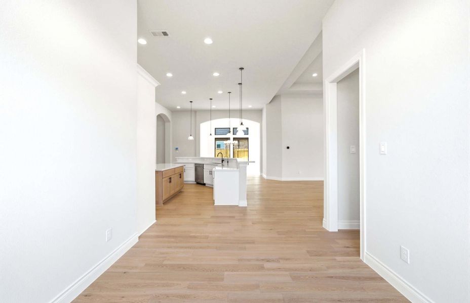 Spacious, unfurnished interior of a new home in The Highlands 55′, Porter (Image 24).