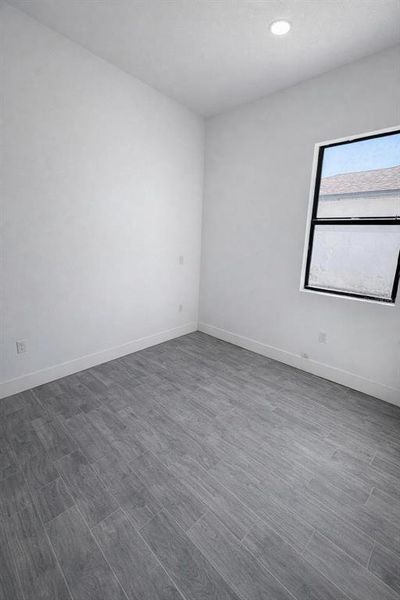 Spacious, unfurnished interior of a new home in , Port Charlotte (Image 13).