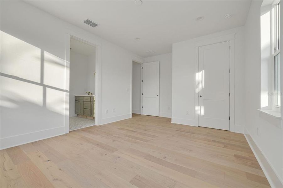 Spacious, unfurnished interior of a new home in , St. Petersburg (Image 23). Spacious, unfurnished interior of a new home in , St. Petersburg (Image 23).