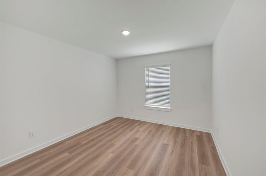 Spacious, unfurnished interior of a new home in Summerview, Fulshear (Image 12). Spacious, unfurnished interior of a new home in Summerview, Fulshear (Image 12).