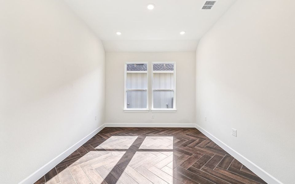 Spacious, unfurnished interior of a new home in Traditional at Kissing Tree, San Marcos (Image 15).