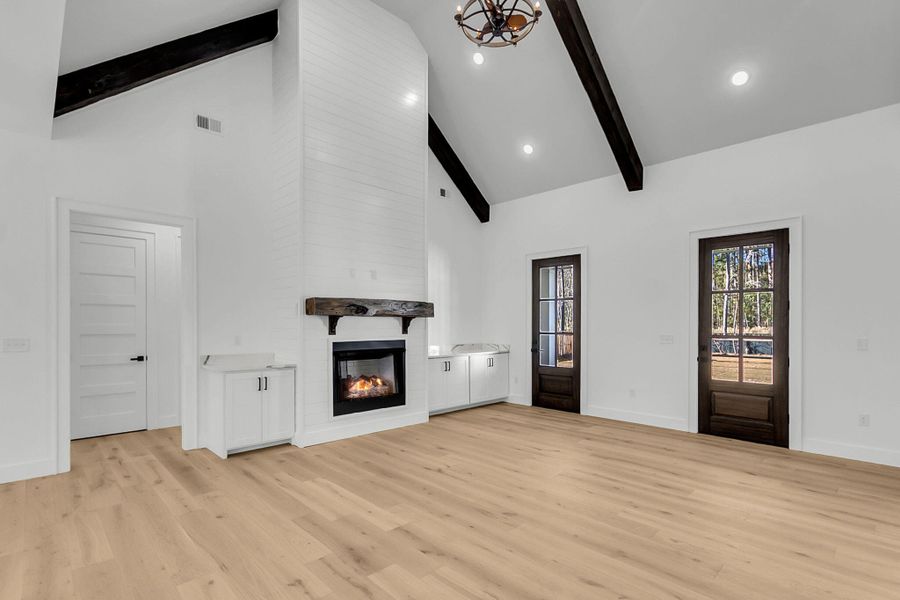 Spacious, unfurnished interior of a new home in , Summerville (Image 48).