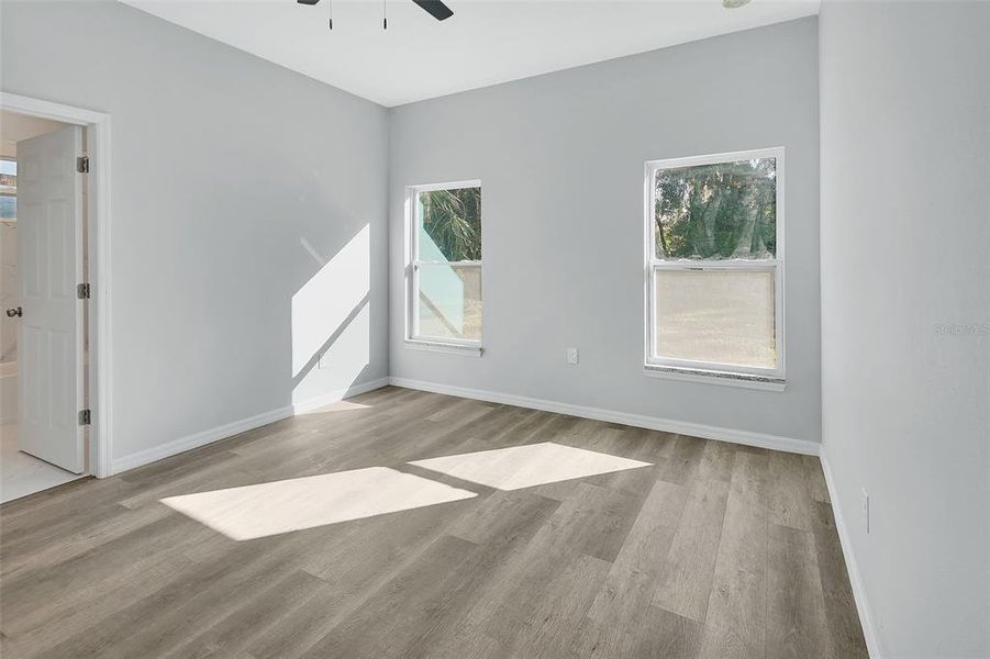 Spacious, unfurnished interior of a new home in , Deland (Image 18).
