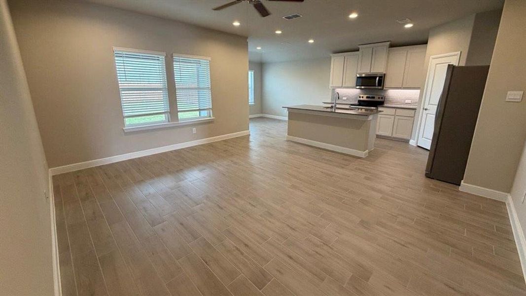 Spacious, unfurnished interior of a new home in Shannon Creek, Burleson (Image 15).