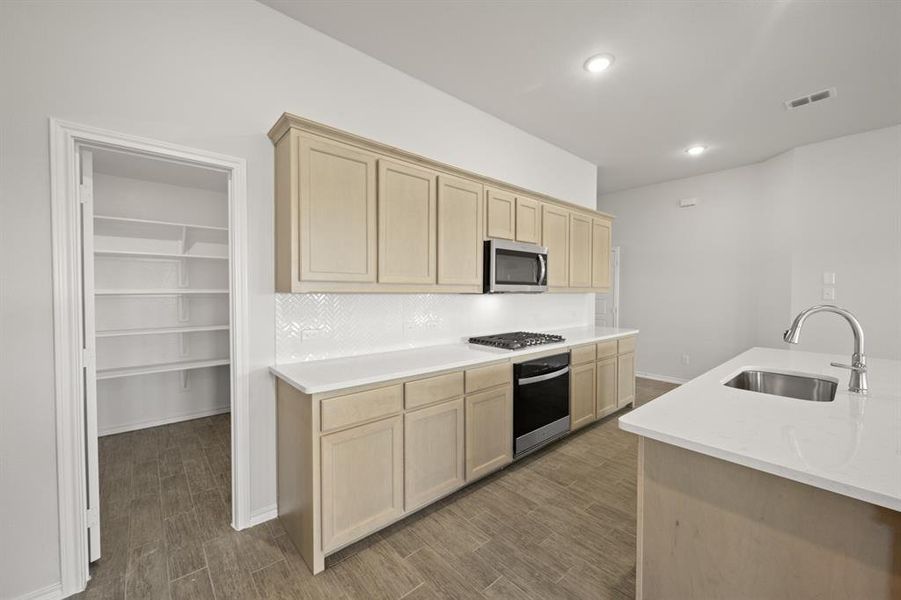 733 Scarlet Sage- Kitchen-6 733 Scarlet Sage- Kitchen-6