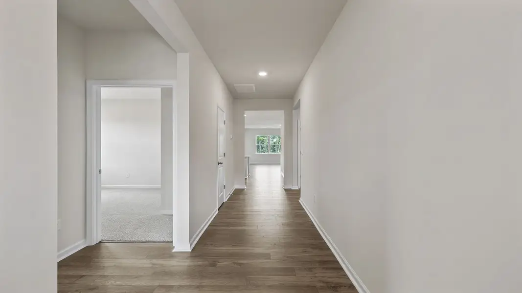 Spacious, unfurnished interior of a new home in Woodglen, Piedmont (Image 14).