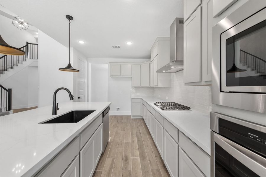 Representative image. Features, specifications, selections and colors may vary.