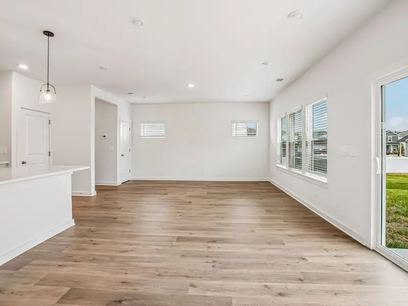 Spacious, unfurnished interior of a new home in Crestview - Ridge Series, Hermitage (Image 9).