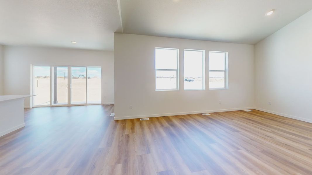 Spacious, unfurnished interior of a new home in Hudson Hills, Hudson (Image 10).