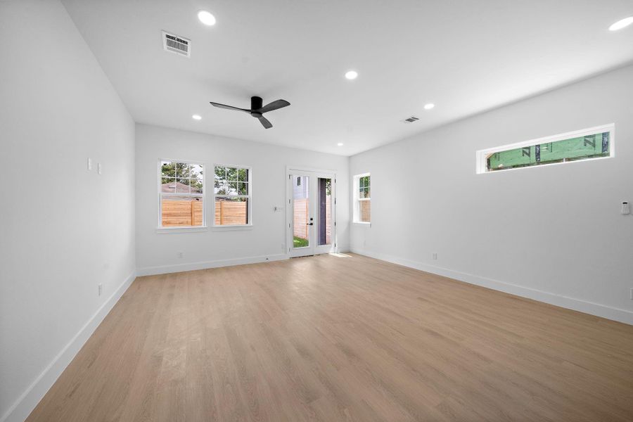 Image 8 of a home in . Image 8 of a home in .