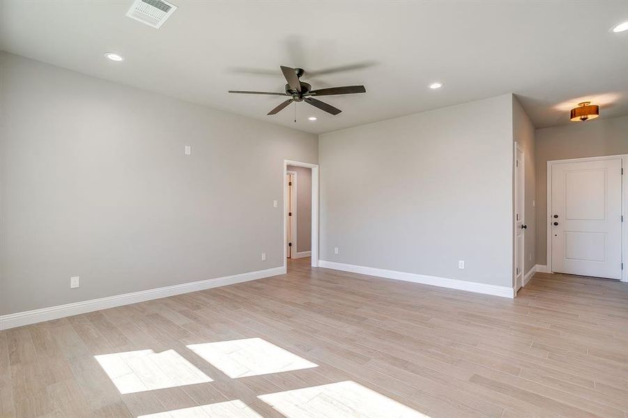 Spacious, unfurnished interior of a new home in , Palmer (Image 26).