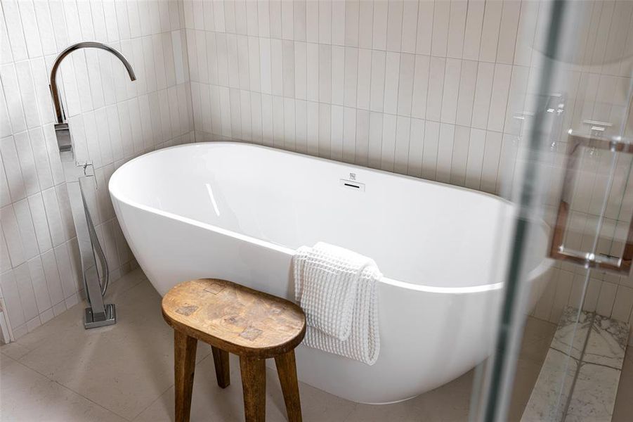 Furnished interior view inside a new home in , Dallas (Image 13). Furnished interior view inside a new home in , Dallas (Image 13).