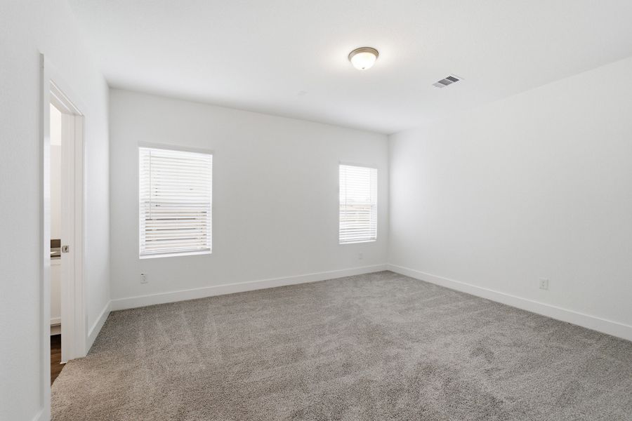 Spacious, unfurnished interior of a new home in Austin Point, Richmond (Image 46).