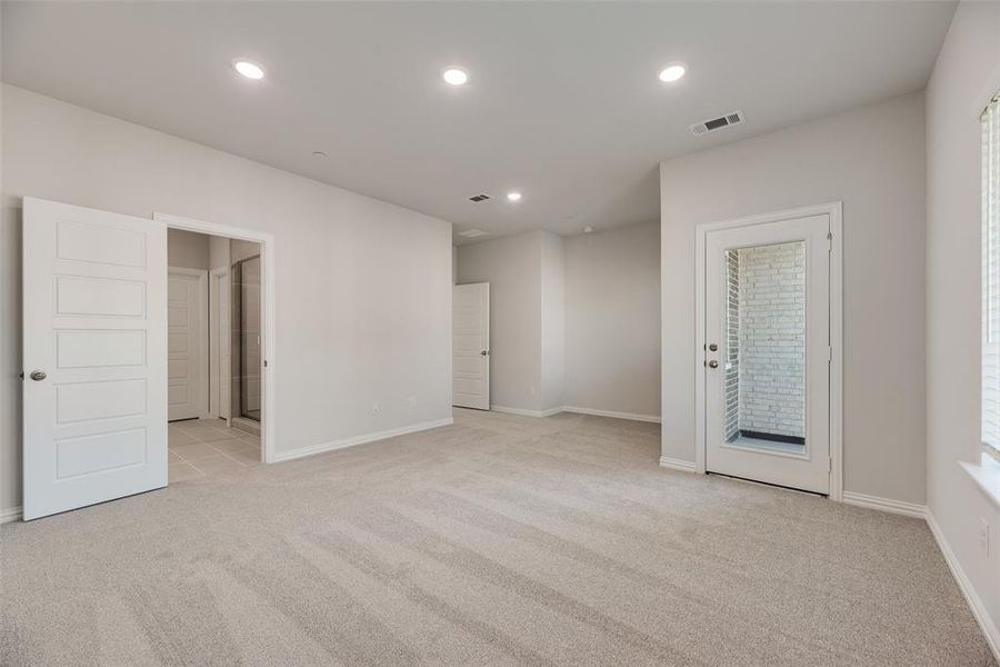 Spacious, unfurnished interior of a new home in Wade Settlement Townhomes, Frisco (Image 23).