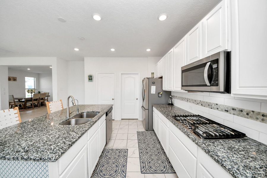 Furnished interior view inside a new home in Olympia Falls, Fresno (Image 9).