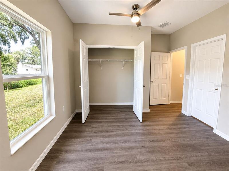 Spacious, unfurnished interior of a new home in , Tampa (Image 15).