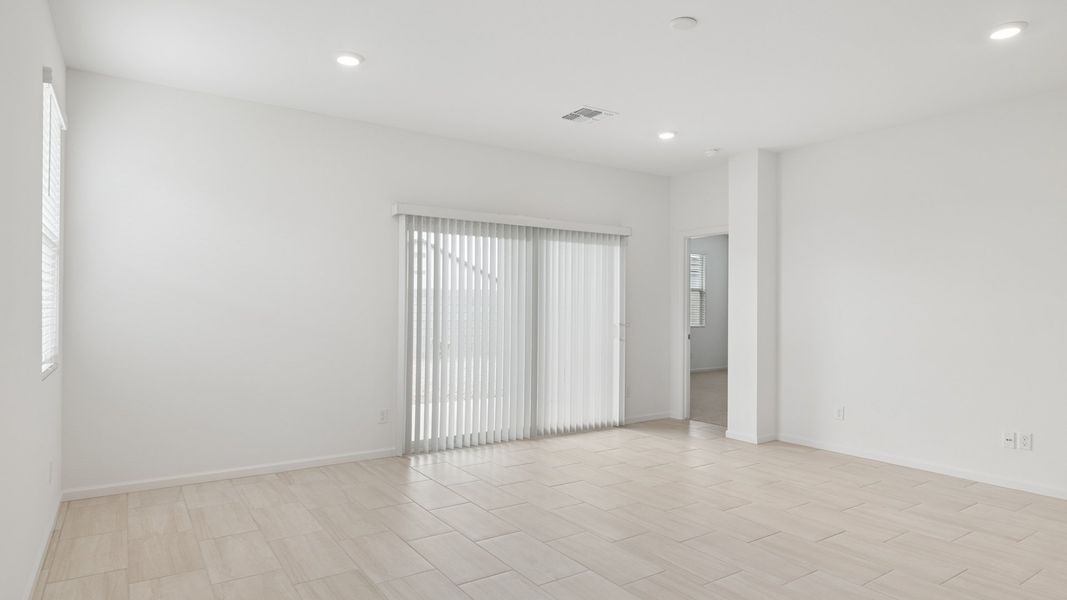 Spacious, unfurnished interior of a new home in Copper Falls, Buckeye (Image 21).