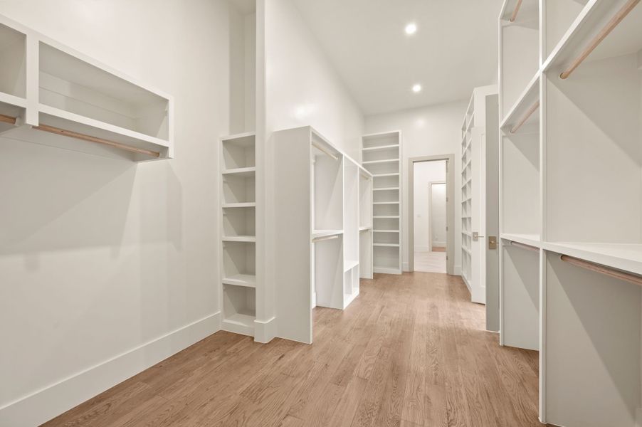Spacious, unfurnished interior of a new home in Fleming Pointe, Fort Worth (Image 44).