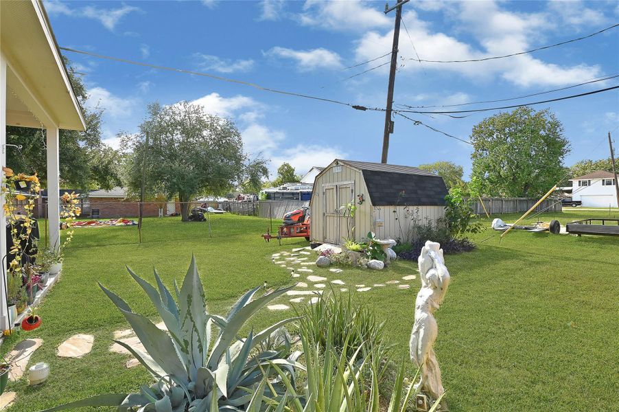 Exterior details and patio area of a home in , La Porte (Image 20).