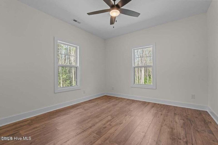 355 Shaw Rd 355 Shaw Rd