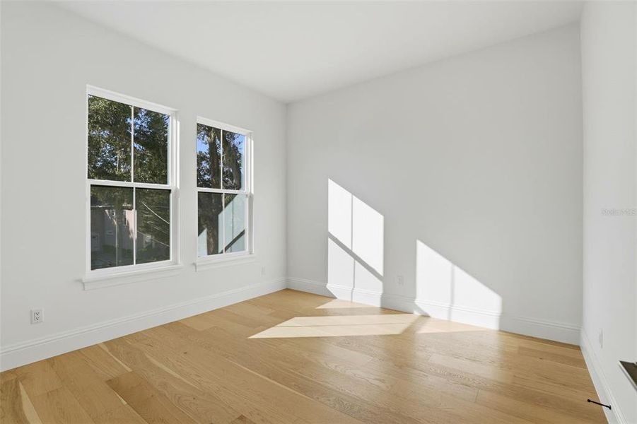 Spacious, unfurnished interior of a new home in , Orlando (Image 20).