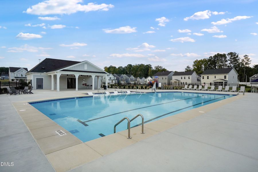 SUN_CaydenCove_Pic_Pool_12