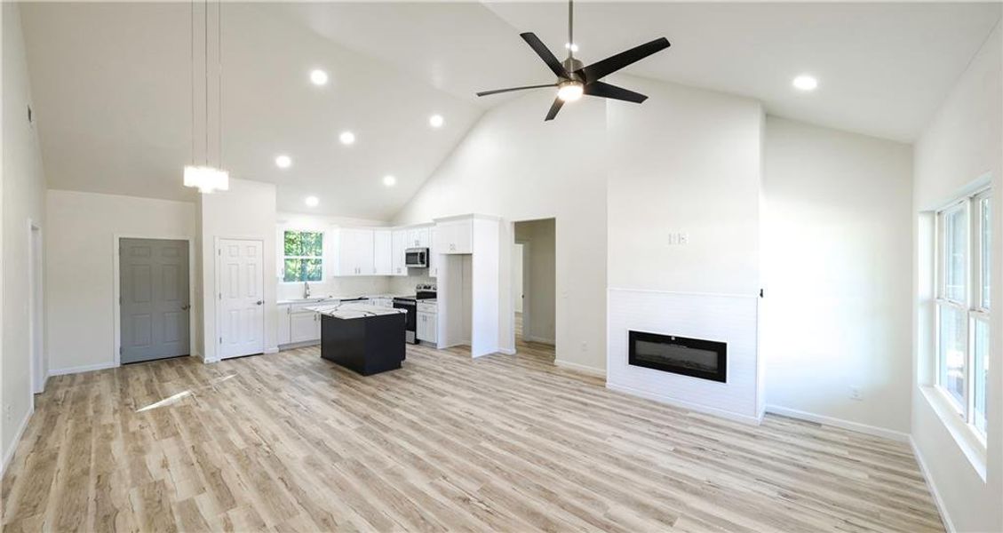 Spacious, unfurnished interior of a new home in , Carrollton (Image 17).