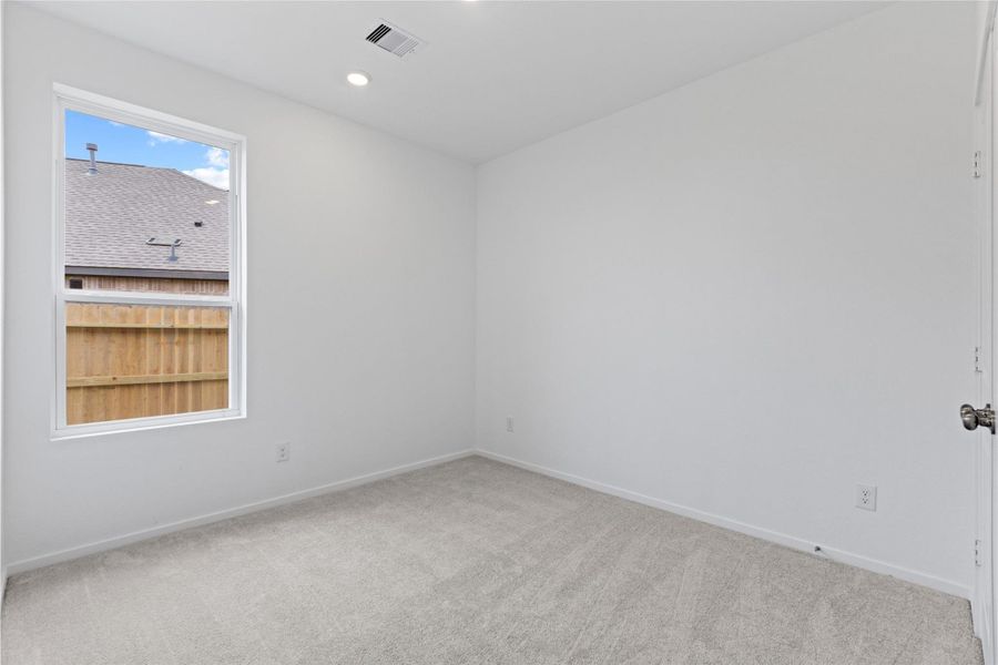 Spacious, unfurnished interior of a new home in Lago Mar: Bristol Collection, Texas City (Image 15).