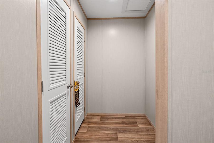 Spacious, unfurnished interior of a new home in , Bronson (Image 9).