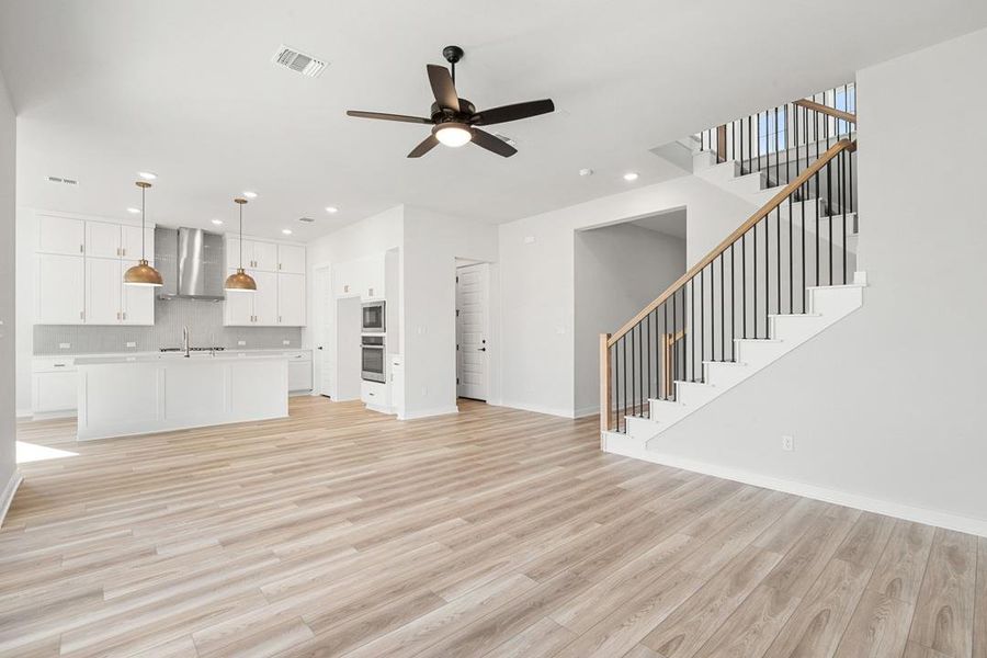 Spacious, unfurnished interior of a new home in Heritage, Dripping Springs (Image 15).