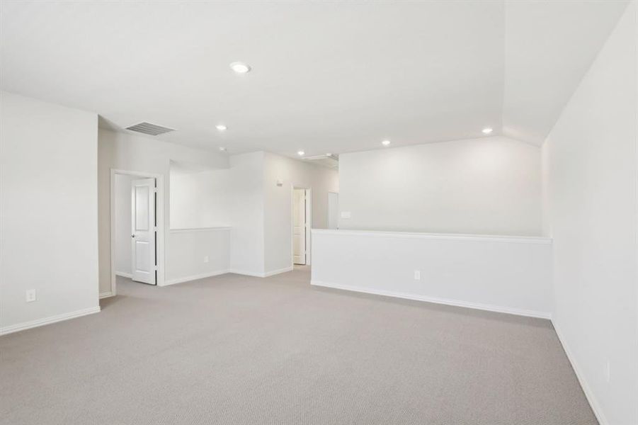 Spacious, unfurnished interior of a new home in Windmore, Princeton (Image 29).
