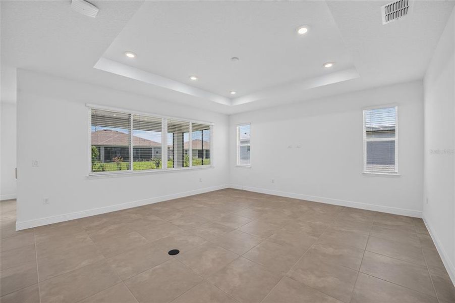 Spacious, unfurnished interior of a new home in , Ocala (Image 41).