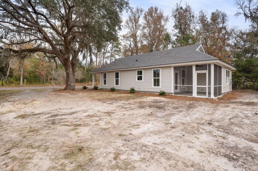 Exterior details and patio area of a home in , Seabrook (Image 20).