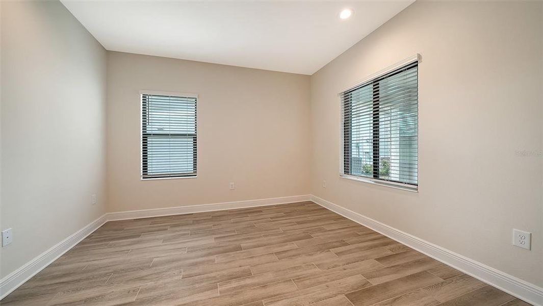 Spacious, unfurnished interior of a new home in Palm Grove, Lakewood Ranch (Image 39).