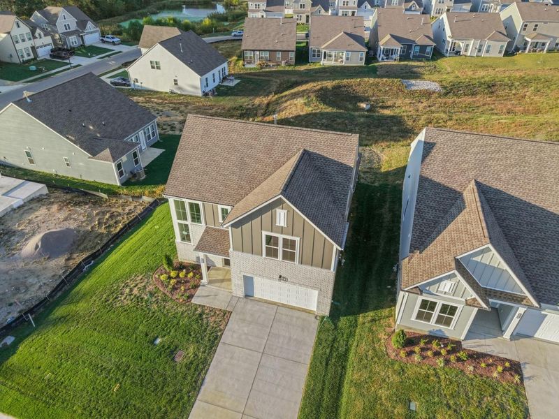 Exterior details and patio area of a home in Woodbridge Glen, Lebanon (Image 30).