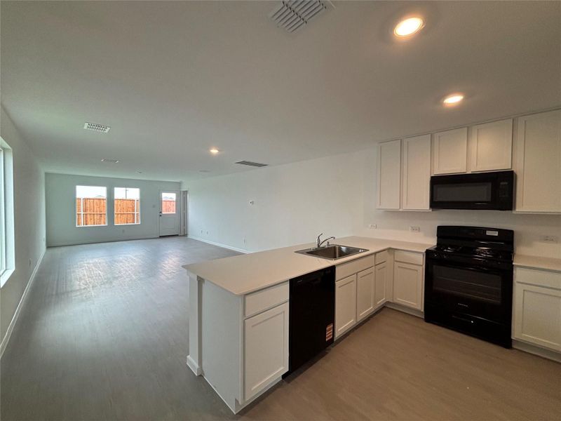 Furnished interior view inside a new home in Binford Creek, Waller (Image 6).