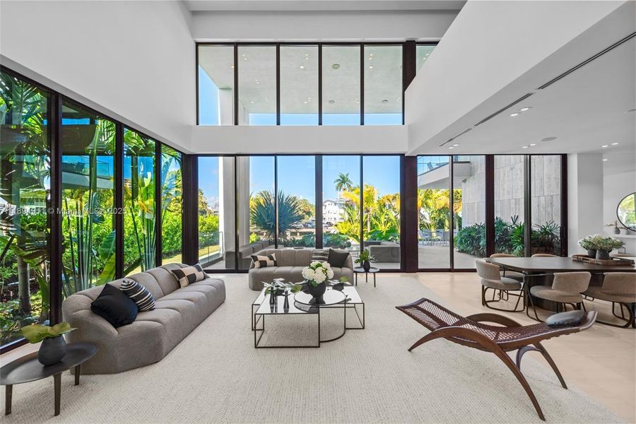 Community amenities in , Hallandale Beach (Image 37).