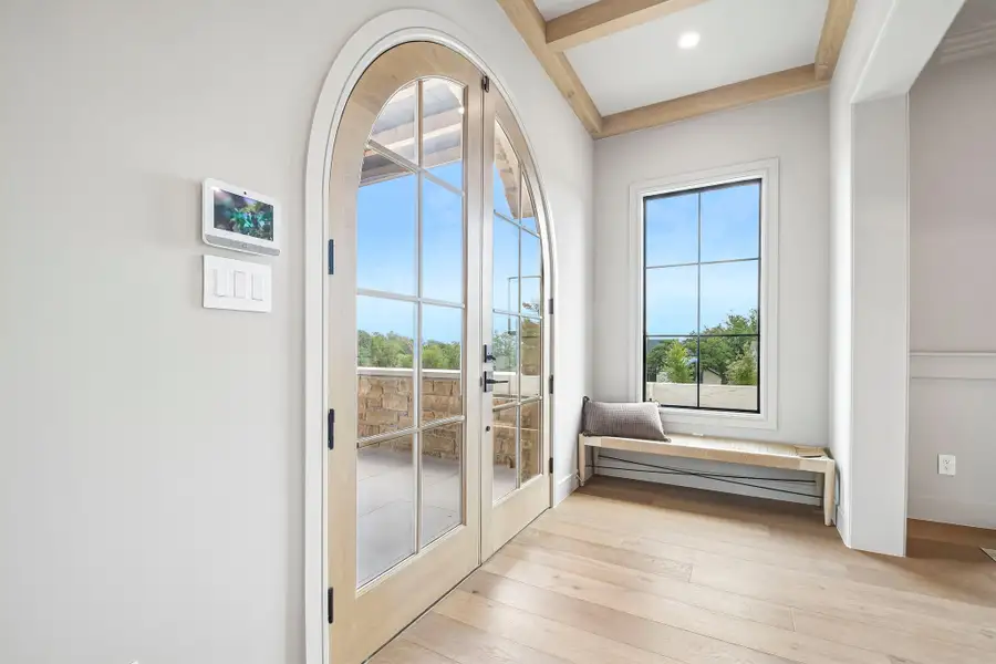 Spacious, unfurnished interior of a new home in The Overlook at Westlake, Austin (Image 21).